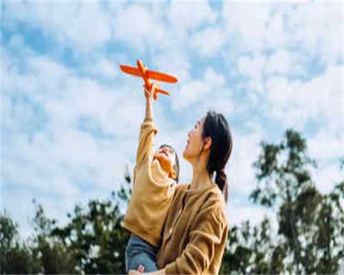 借卵成功率:卵巢多囊样是什么原因